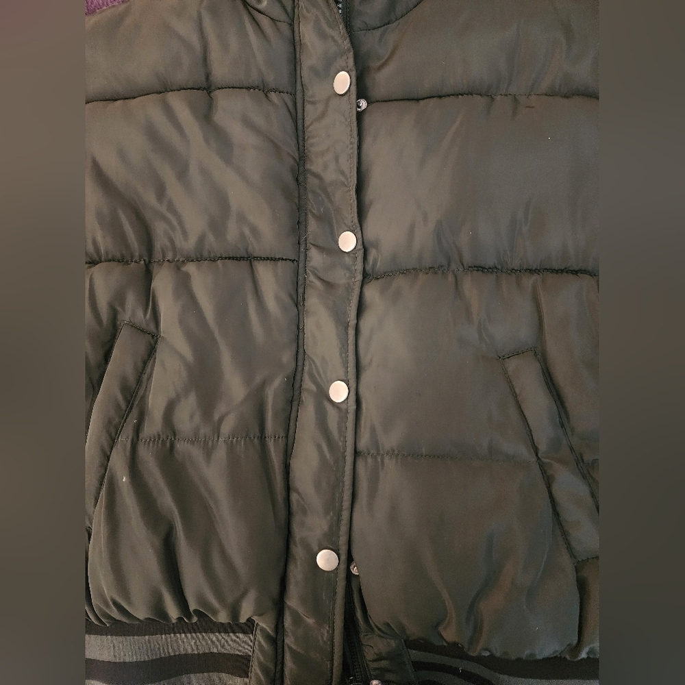 Women's Green Puffer Jacket - Picture 2 of 7